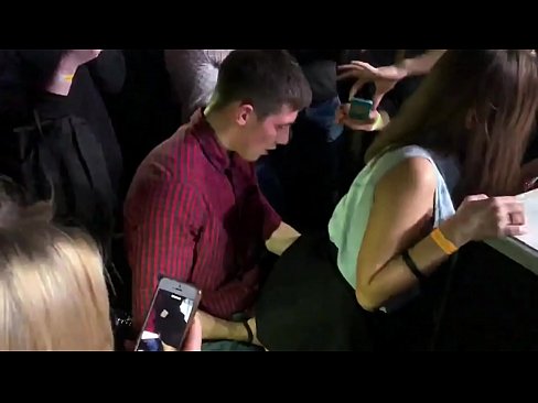 ❤️ Sex nyata dina nightclub Rusia. gadis Rusia 18 taun heubeul dina anus jeung heunceut fucked di nightclub a ️ video bangsat  dina su.tubsexercom.ru ❌